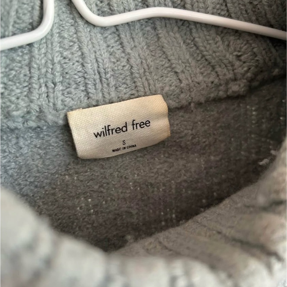 100% Merino Wool Cropped Wilfred Blue Sweater